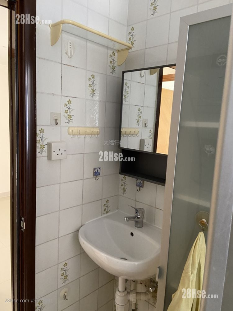 鐵路站村屋 租盤 2 房 , 1 浴室