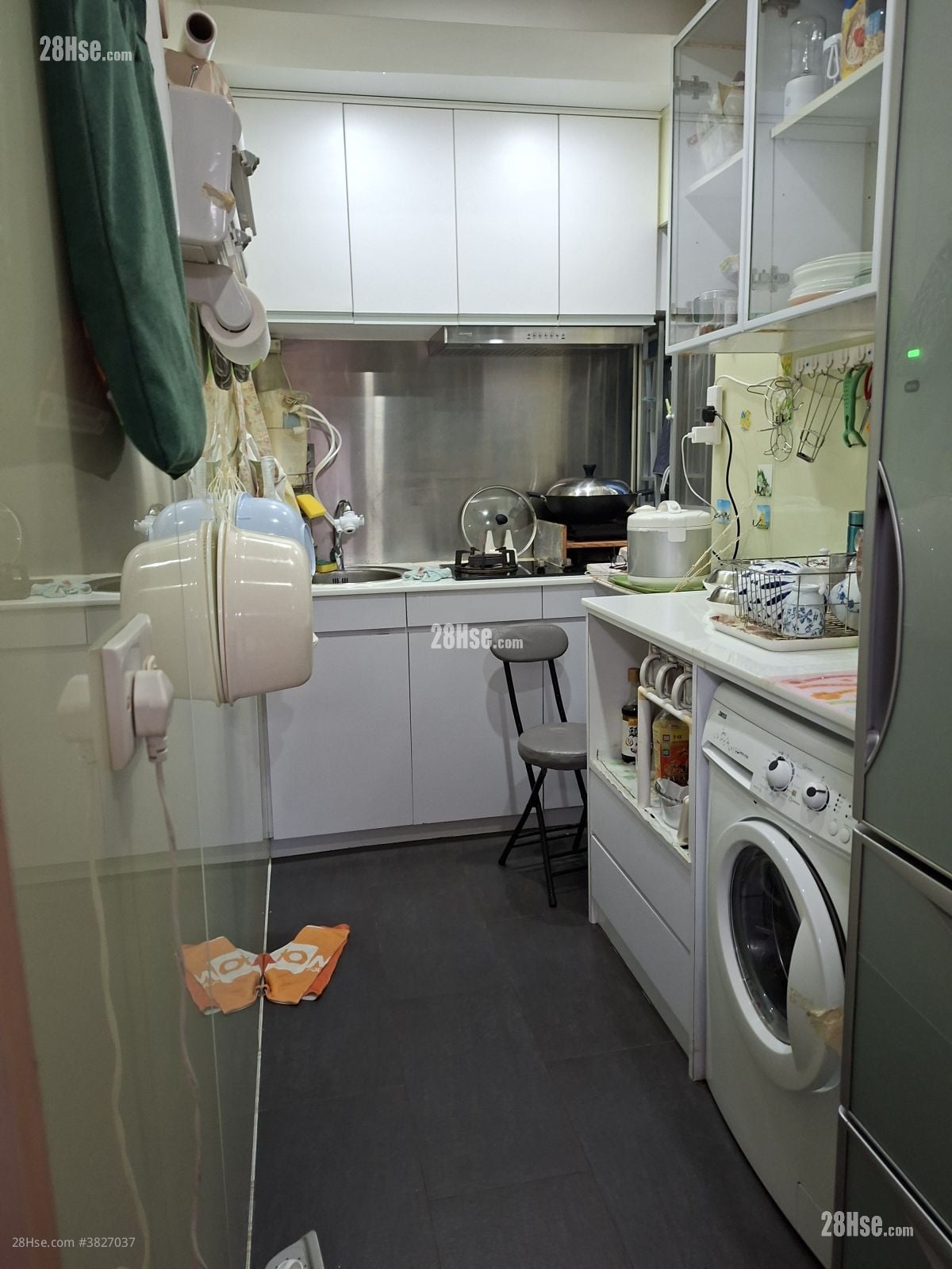 Conduit Tower Sell 2 Bedrooms , 1 Bathroom 567 ft²