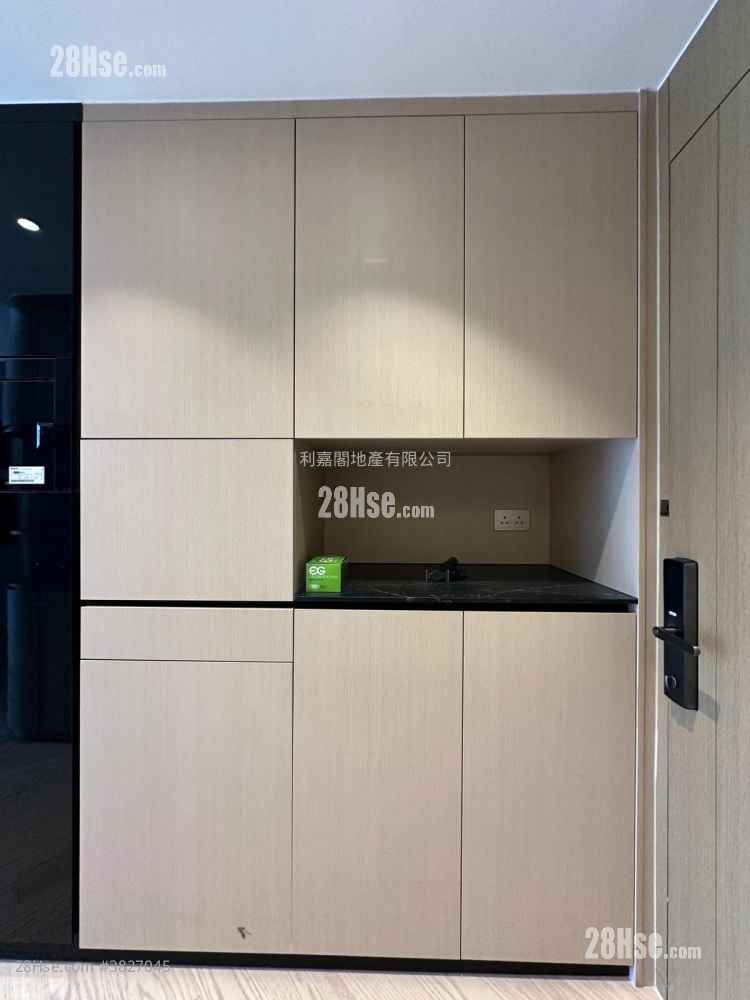 The Arles Rental 259 ft²