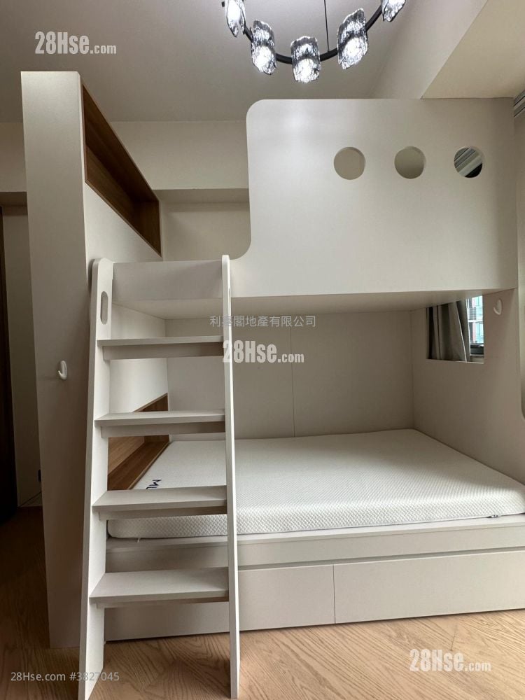 The Arles Rental 259 ft²