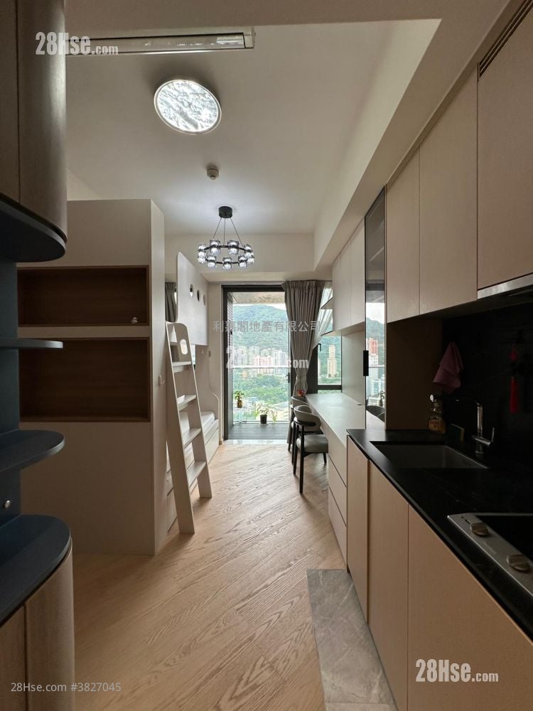 The Arles Rental 259 ft²