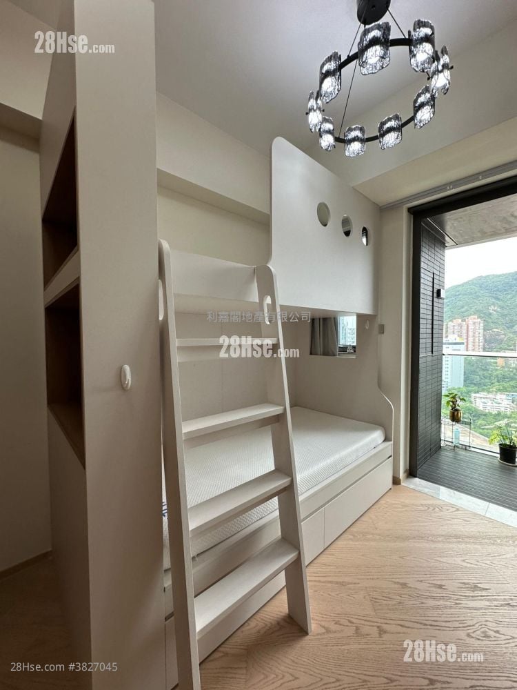 The Arles Rental 259 ft²