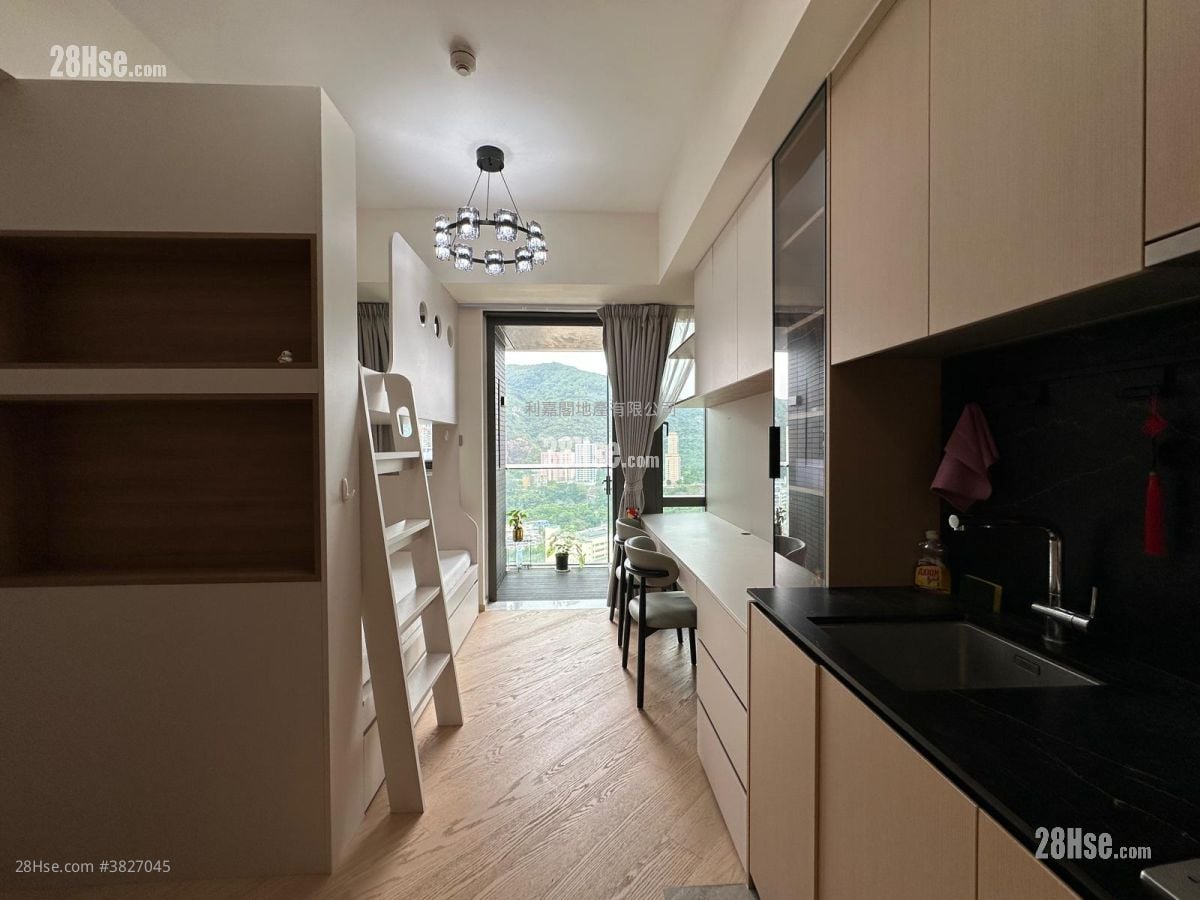 The Arles Rental 259 ft²