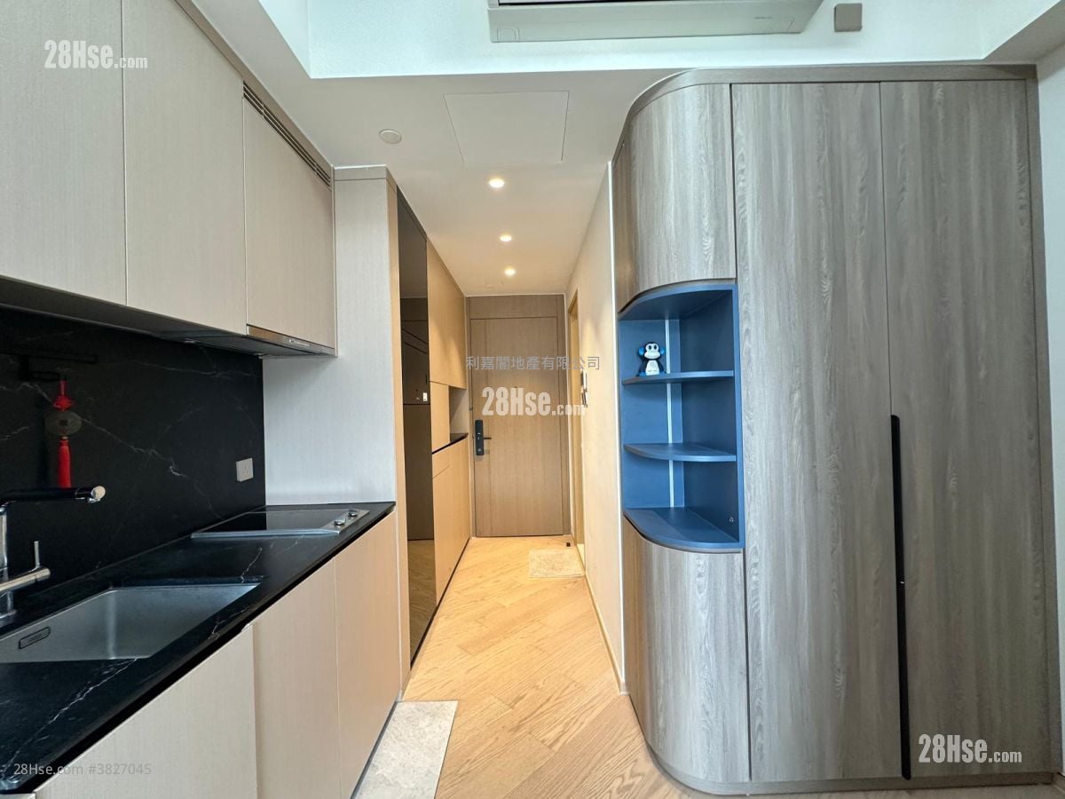 The Arles Rental 259 ft²