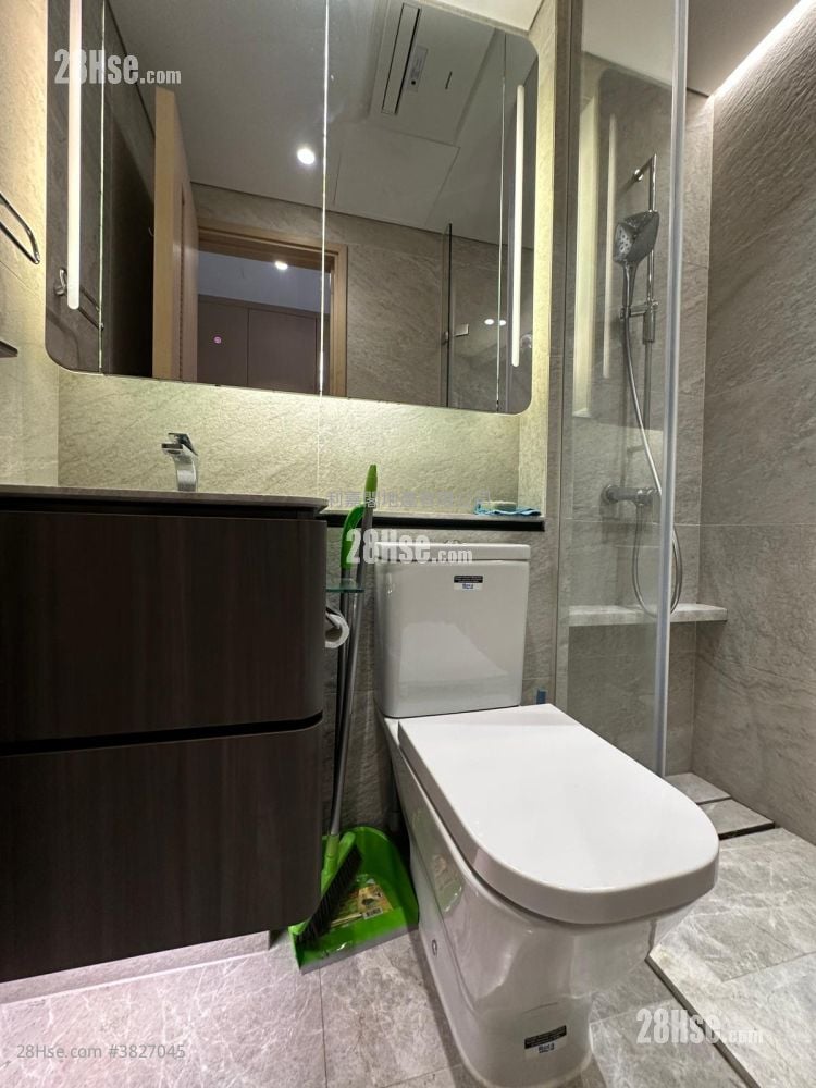 The Arles Rental 259 ft²