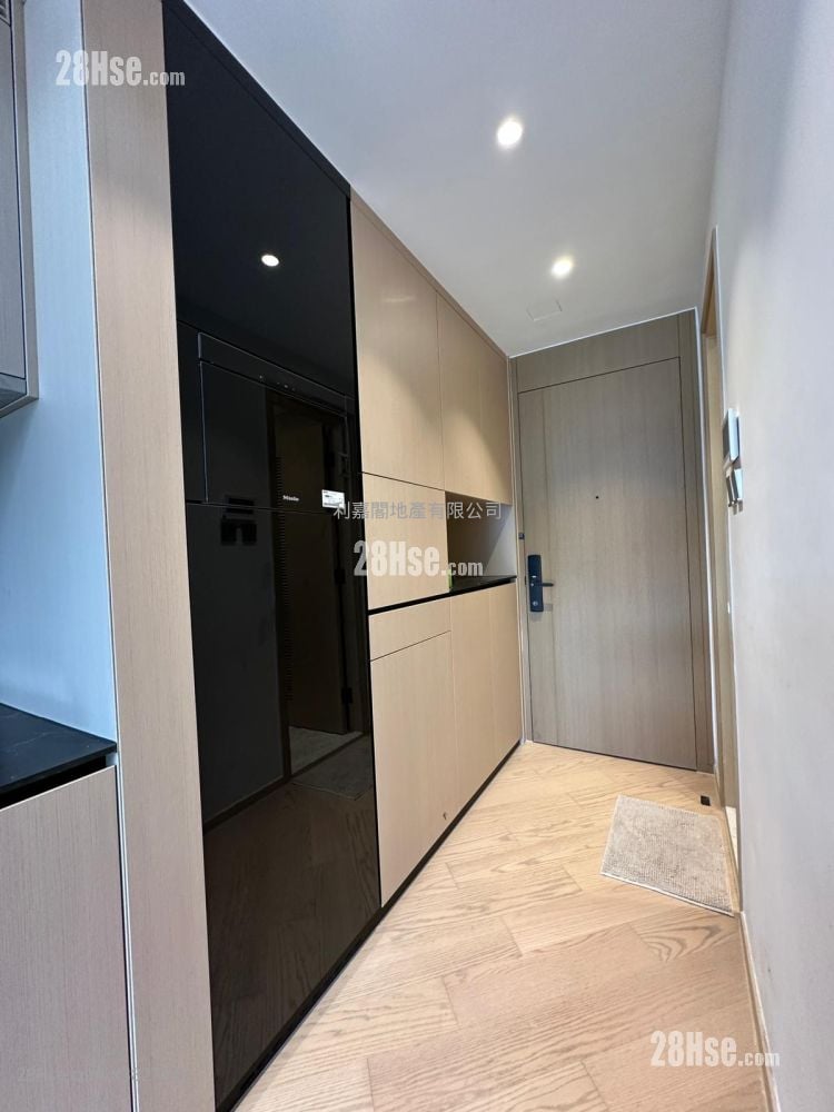 The Arles Rental 259 ft²