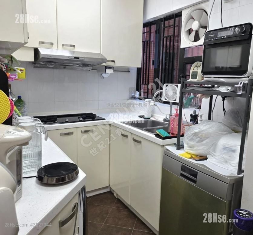 Villa Athena Sell 3 Bedrooms , 2 Bathrooms 874 ft²