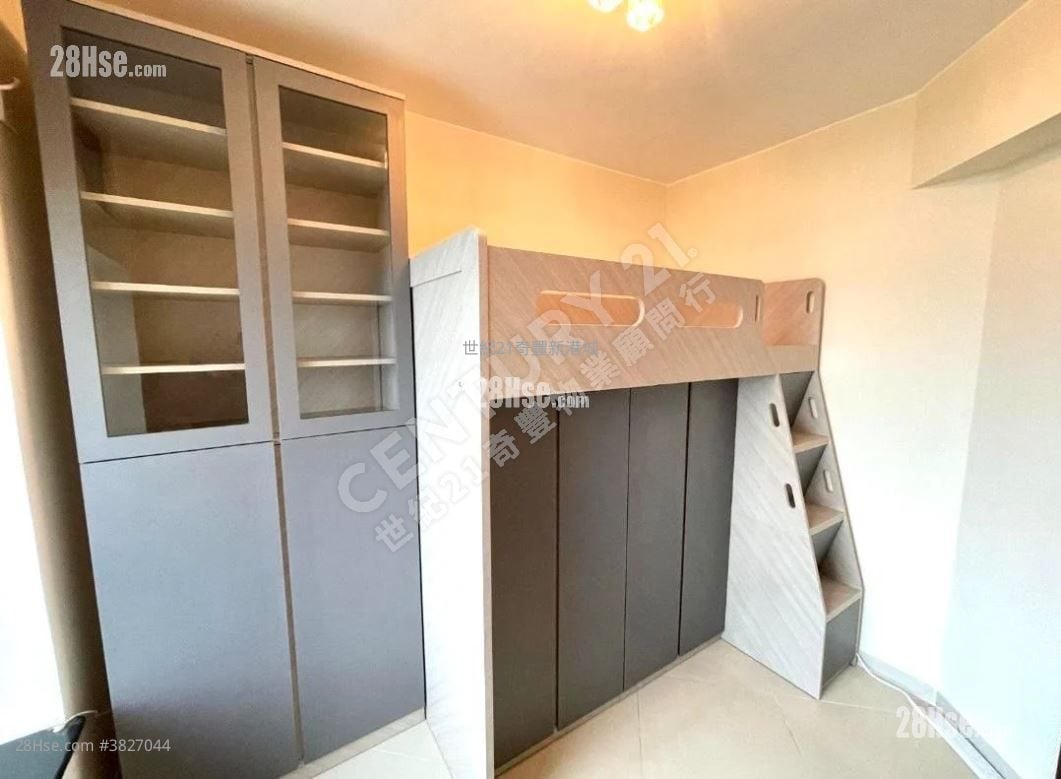 Villa Athena Sell 3 Bedrooms , 2 Bathrooms 874 ft²