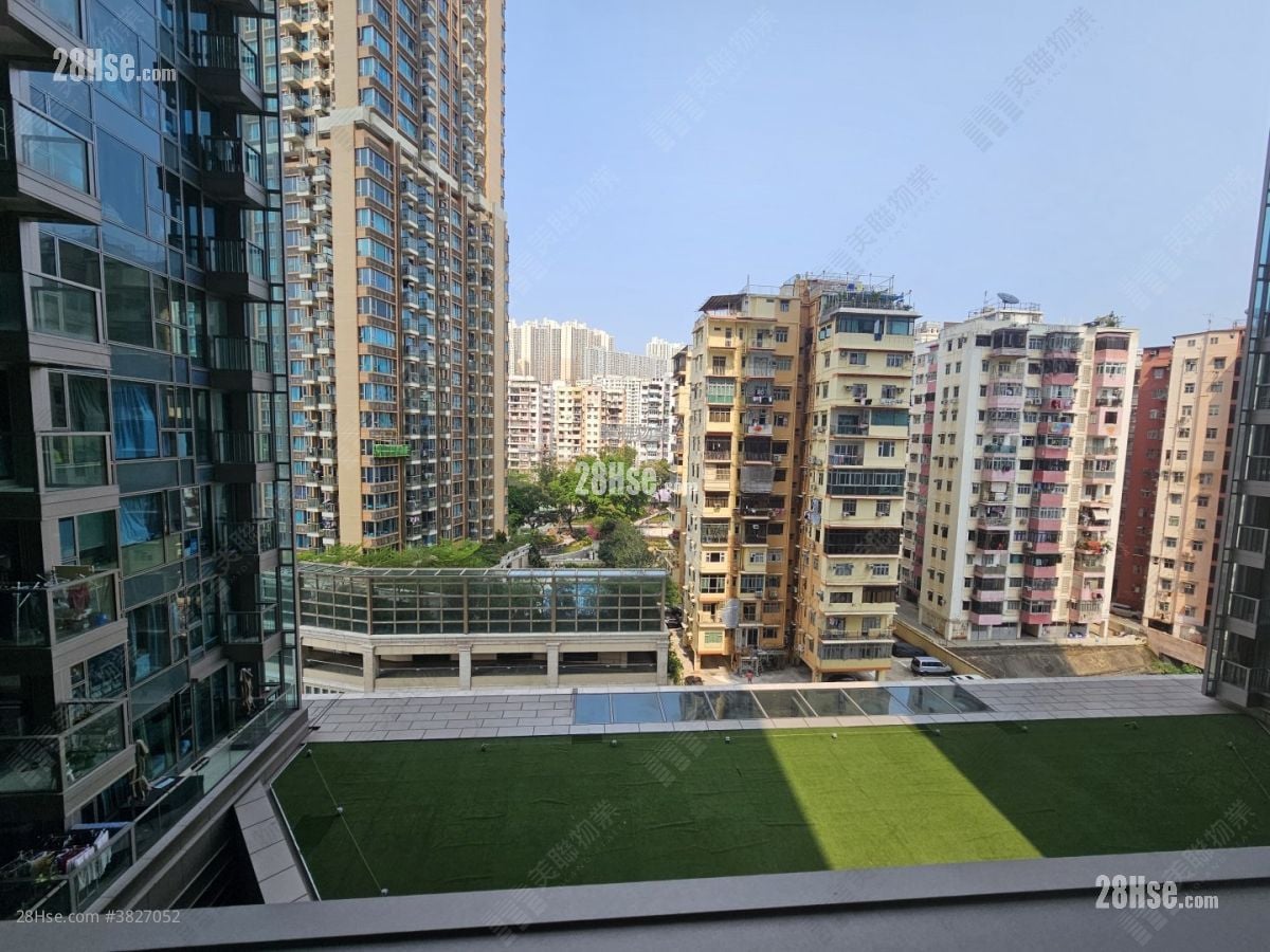 Grand Central Sell 2 Bedrooms 597 ft²