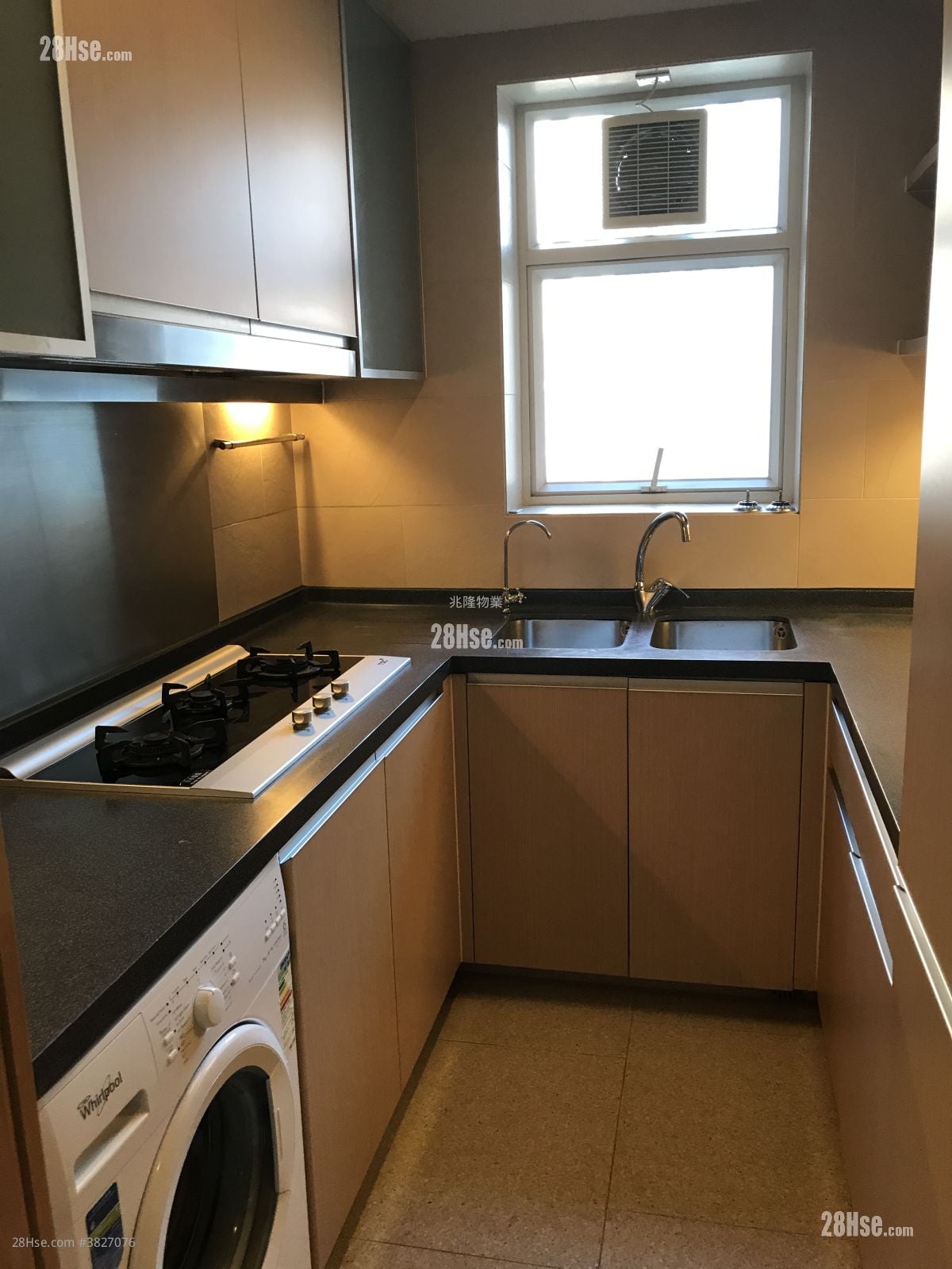 舊相片只供参考