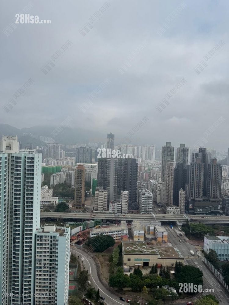 Cullinan West Sell 2 Bedrooms , 1 Bathroom 440 ft²