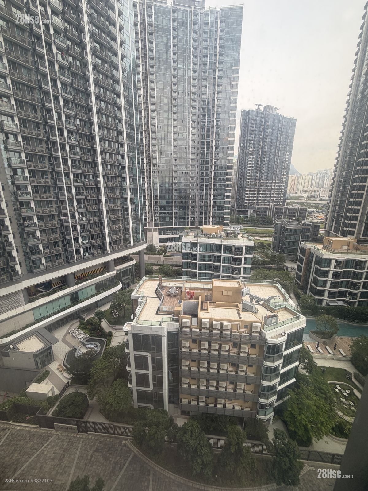 Henley Park Sell 1 Bedroom , 1 Bathroom 388 ft²