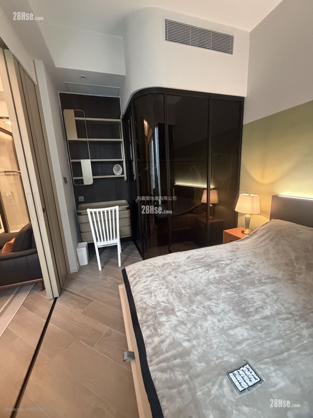 Henley Park Sell 1 Bedroom , 1 Bathroom 388 ft²