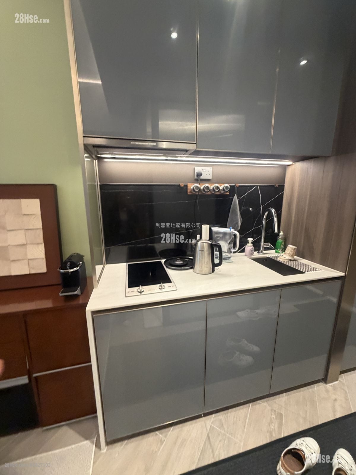 Henley Park Sell 1 Bedroom , 1 Bathroom 388 ft²