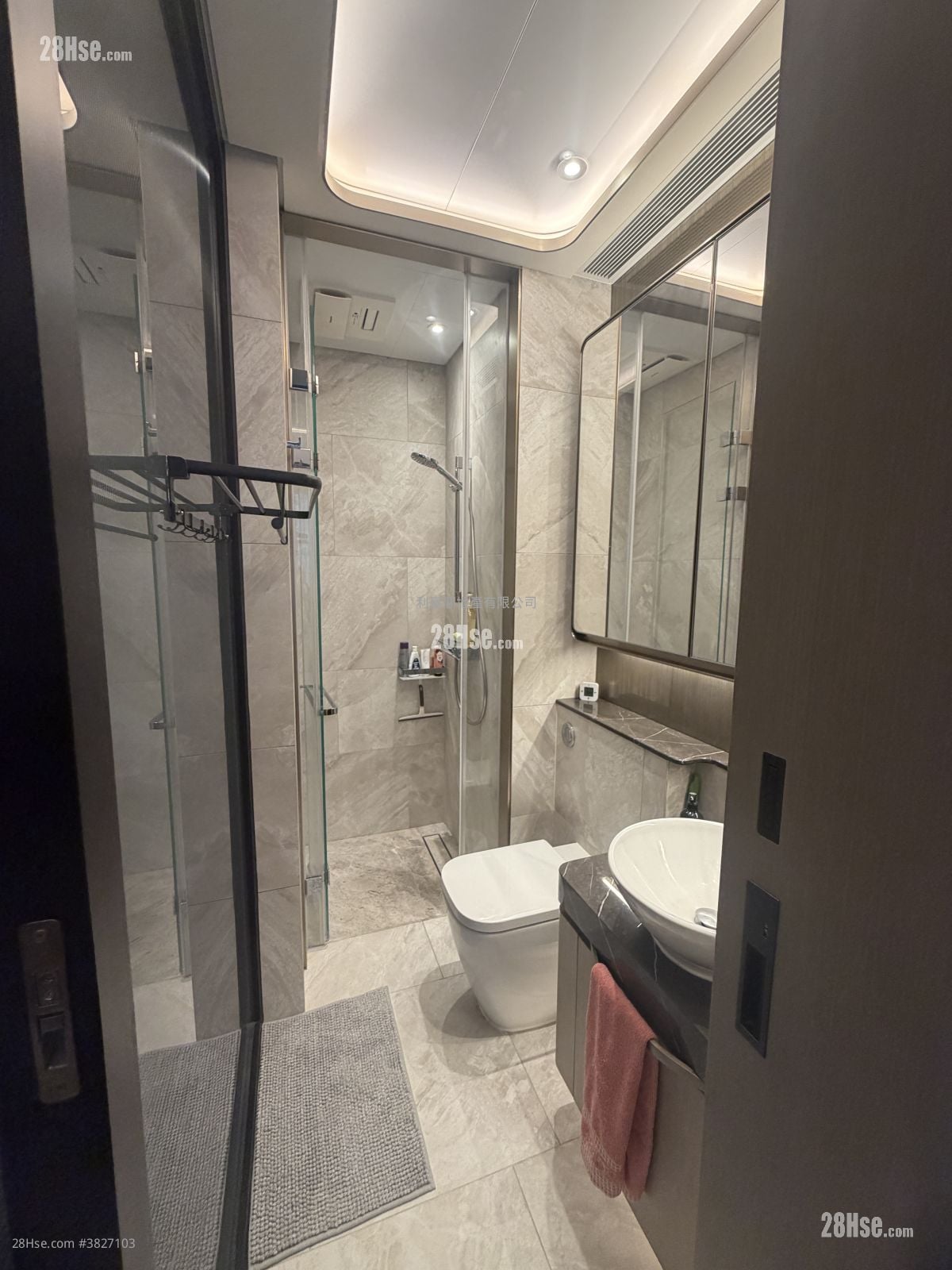 Henley Park Sell 1 Bedroom , 1 Bathroom 388 ft²