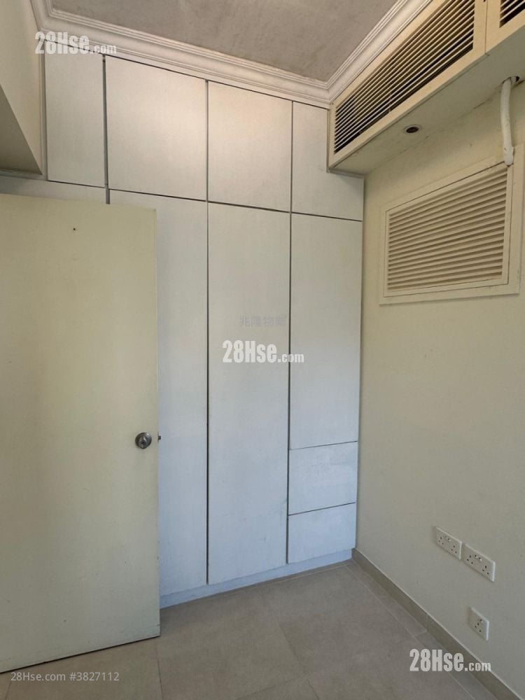 La Place De Victoria Rental 1 Bedroom , 1 Bathroom 396 ft²