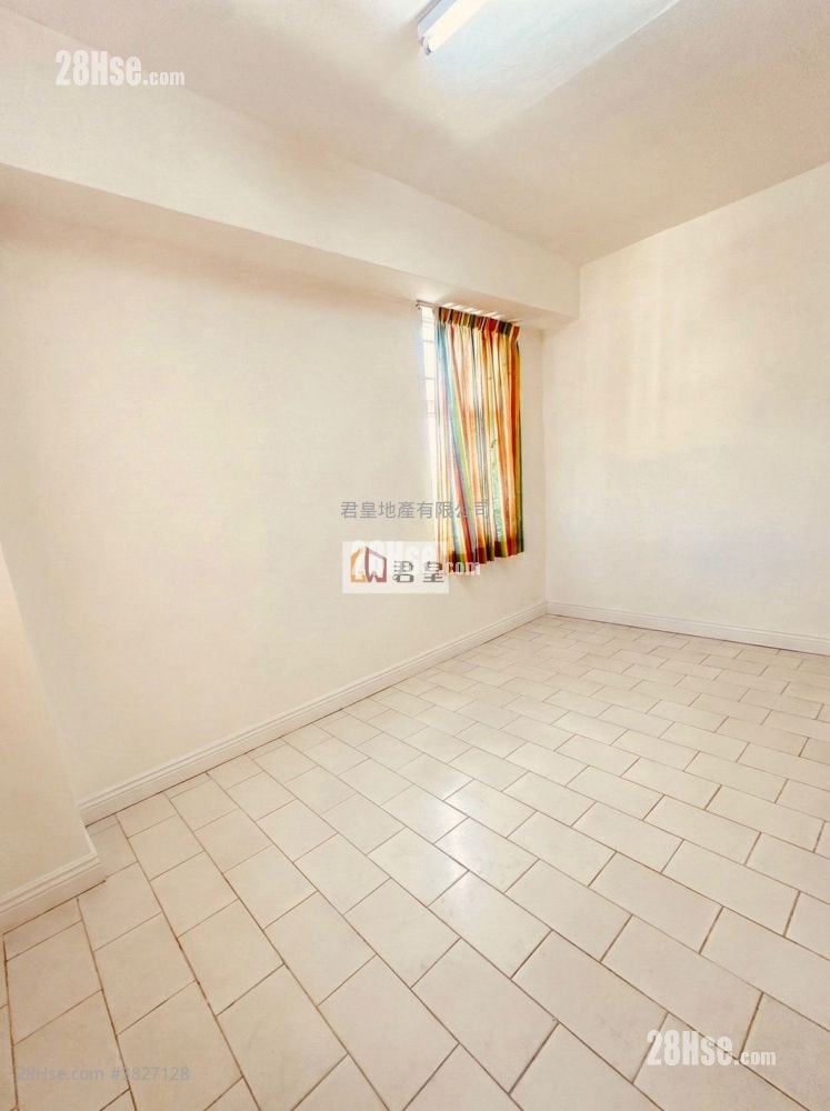 Chinese Mansion Sell 3 Bedrooms , 1 Bathroom 670 ft²