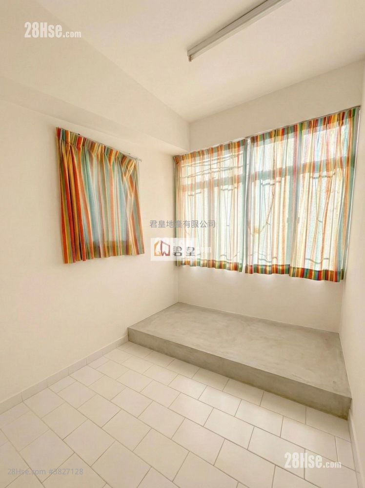 Chinese Mansion Sell 3 Bedrooms , 1 Bathroom 670 ft²