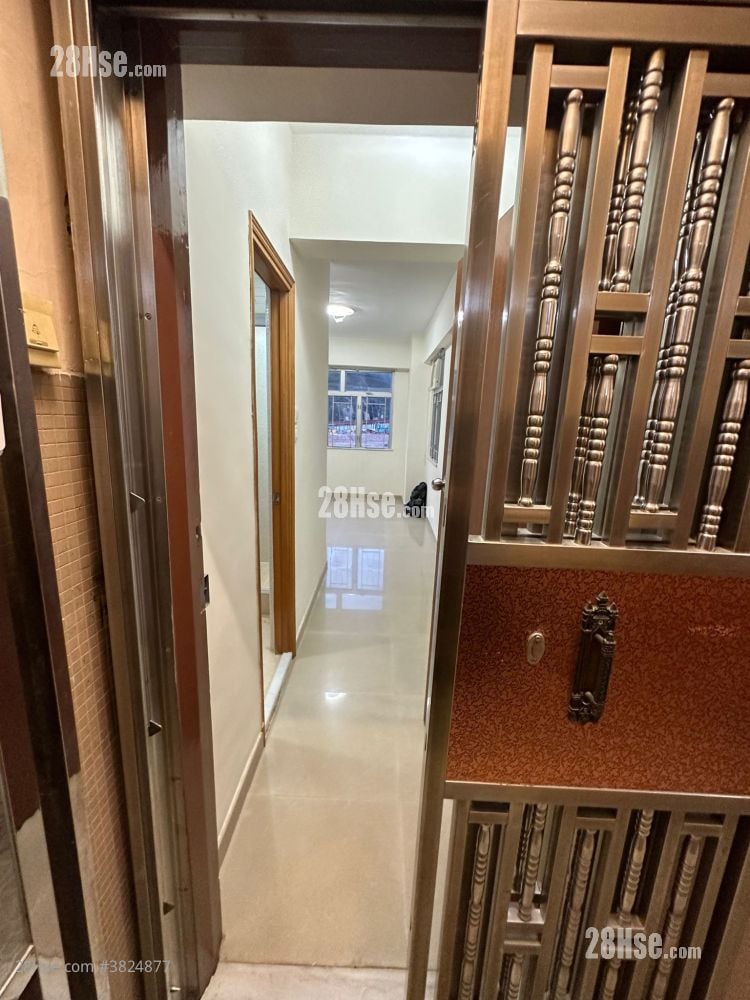 Kam Key Mansion Sell 2 Bedrooms , 1 Bathroom 338 ft²