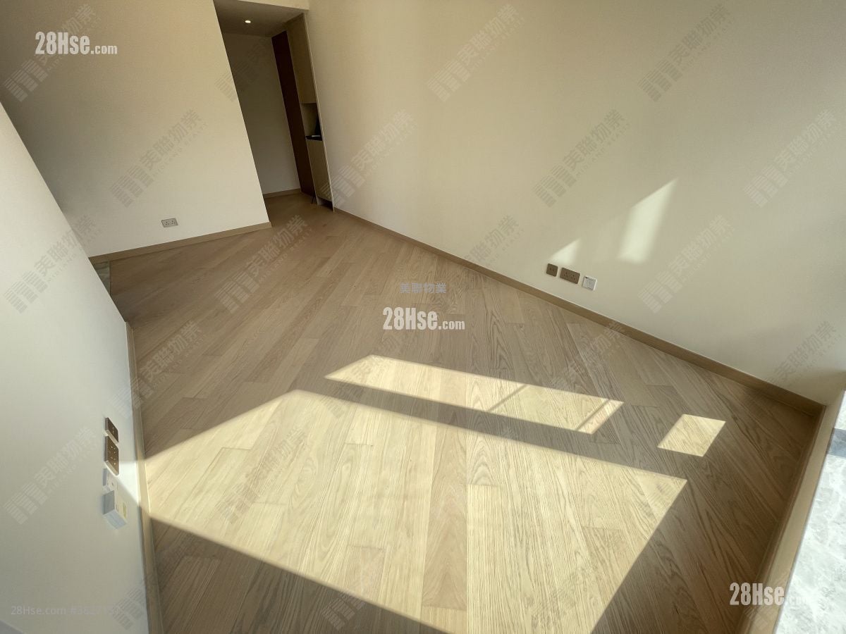 The Arles Sell 3 Bedrooms 673 ft²