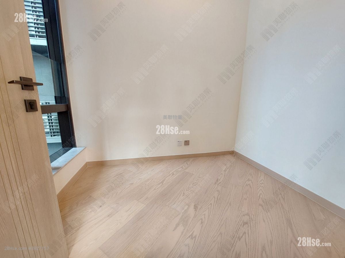 The Arles Sell 3 Bedrooms 673 ft²