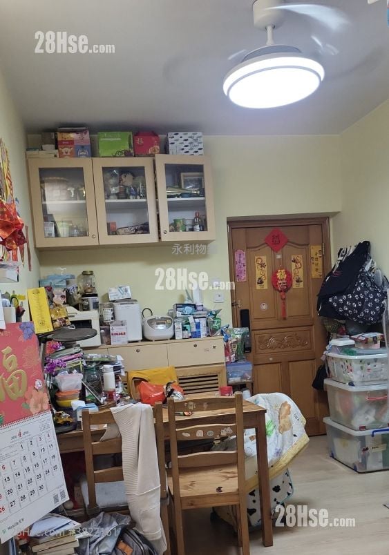 Tong Nam Mansion Sell 437 ft²