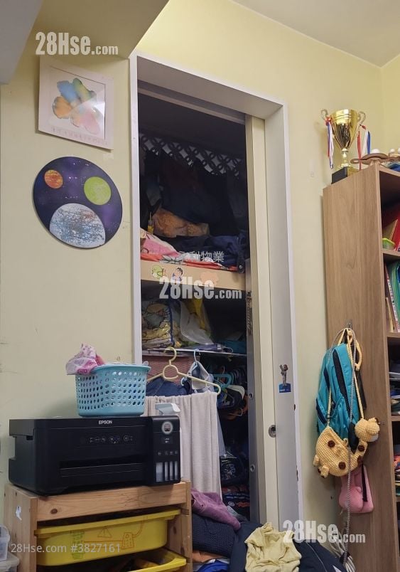 Tong Nam Mansion Sell 437 ft²