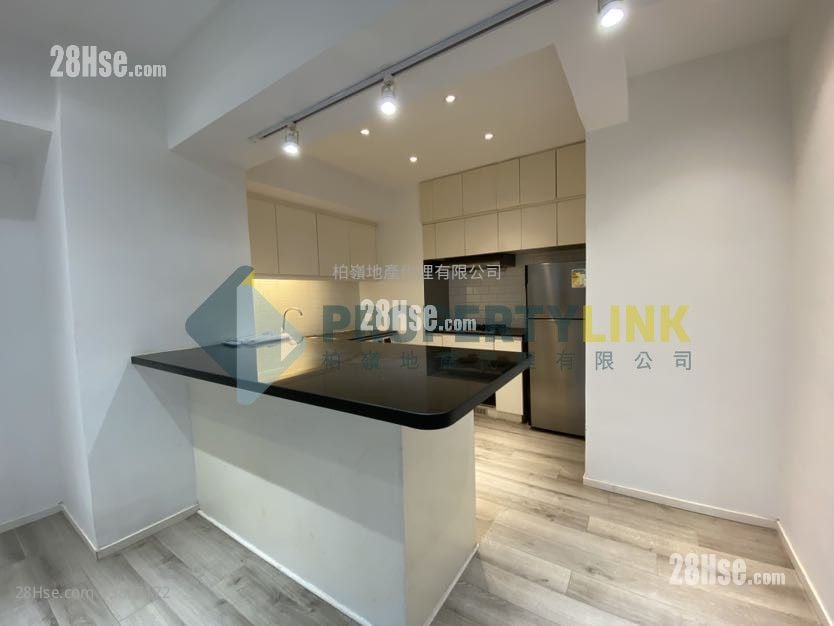 Caravan Court Sell 2 Bedrooms , 2 Bathrooms 630 ft²