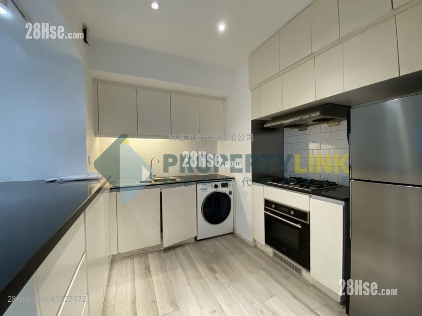 Caravan Court Sell 2 Bedrooms , 2 Bathrooms 630 ft²