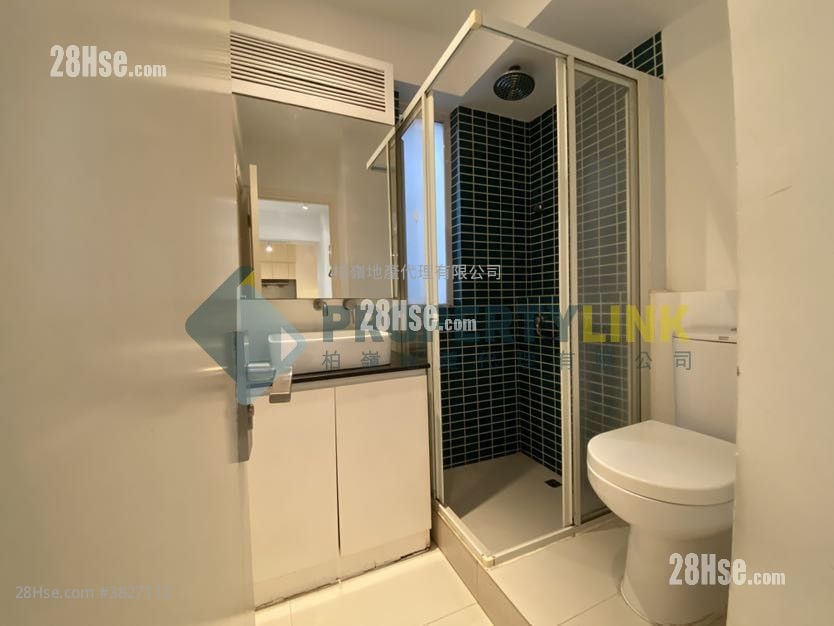 Caravan Court Sell 2 Bedrooms , 2 Bathrooms 630 ft²