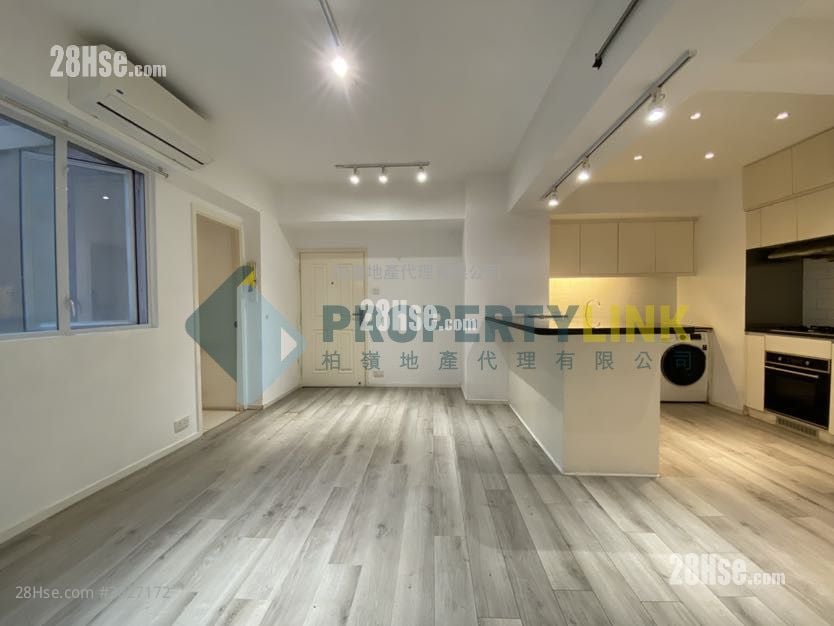 Caravan Court Sell 2 Bedrooms , 2 Bathrooms 630 ft²