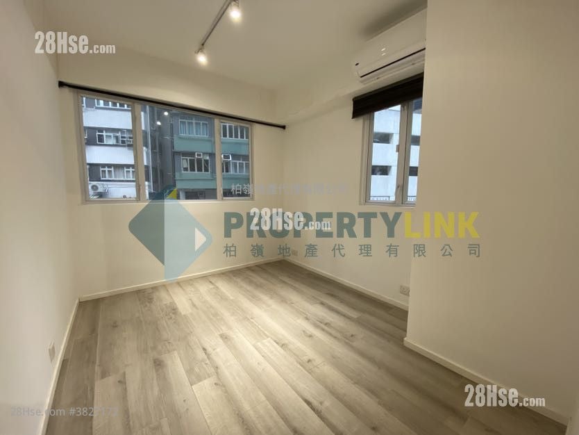 Caravan Court Sell 2 Bedrooms , 2 Bathrooms 630 ft²