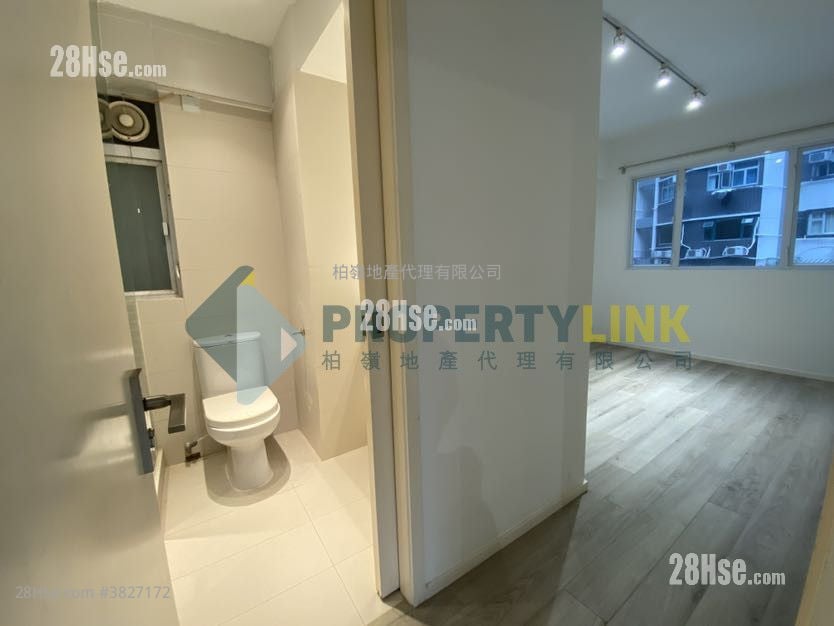 Caravan Court Sell 2 Bedrooms , 2 Bathrooms 630 ft²