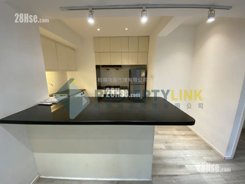 Caravan Court Sell 2 Bedrooms , 2 Bathrooms 630 ft²