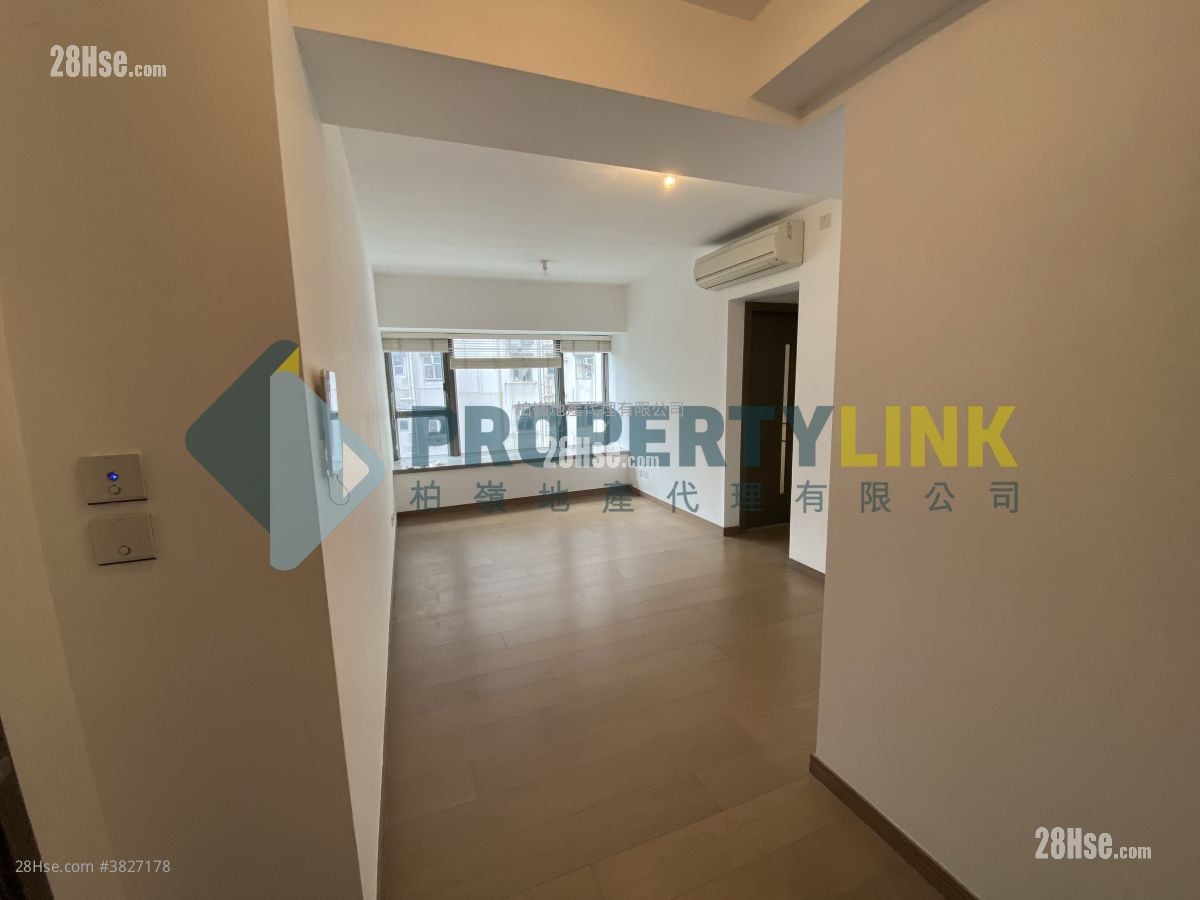 Centrepoint Sell 2 Bedrooms , 1 Bathroom 567 ft²