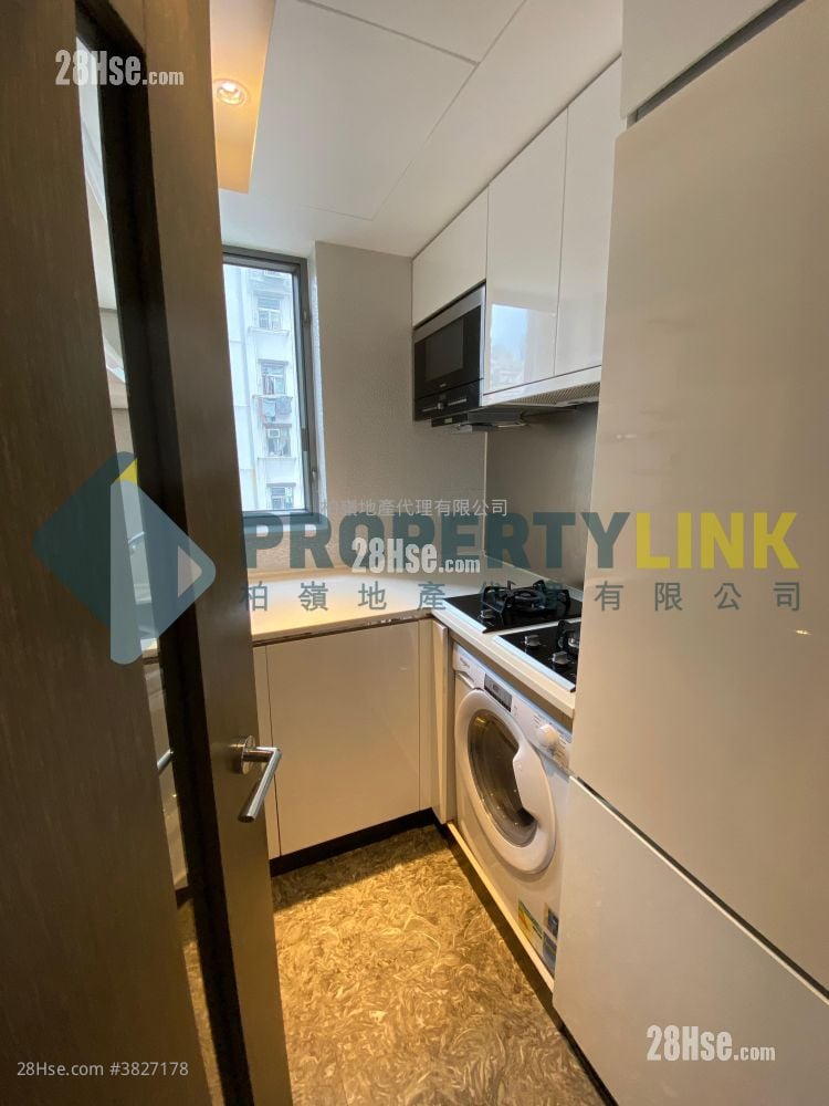 Centrepoint Sell 2 Bedrooms , 1 Bathroom 567 ft²