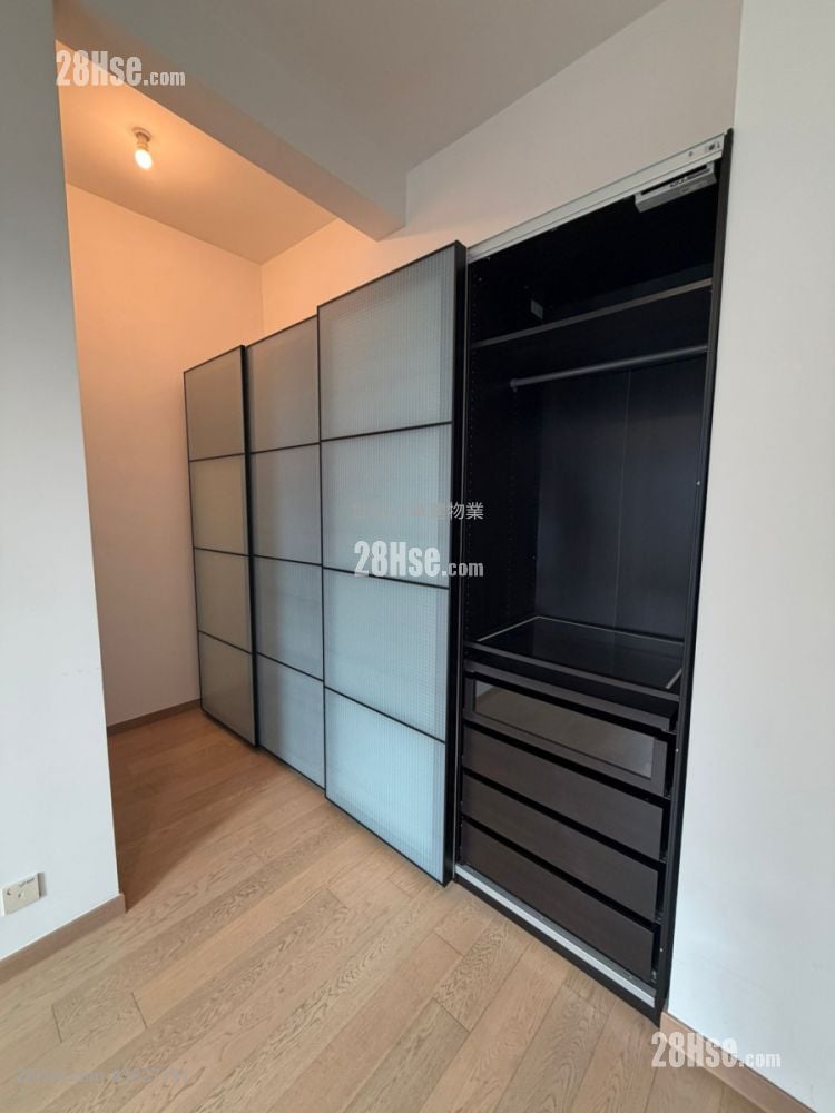 The Austin Sell 3 Bedrooms , 2 Bathrooms 991 ft²