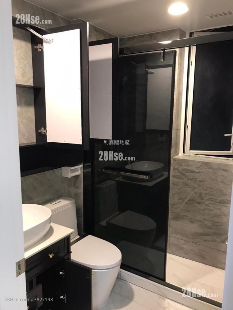 Bayview Sell 2 Bedrooms , 1 Bathroom 585 ft²