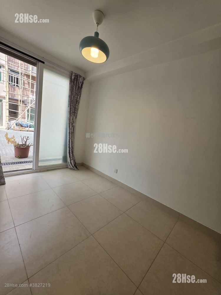 村屋 租盘 3 房 , 1 浴室 700 平方尺