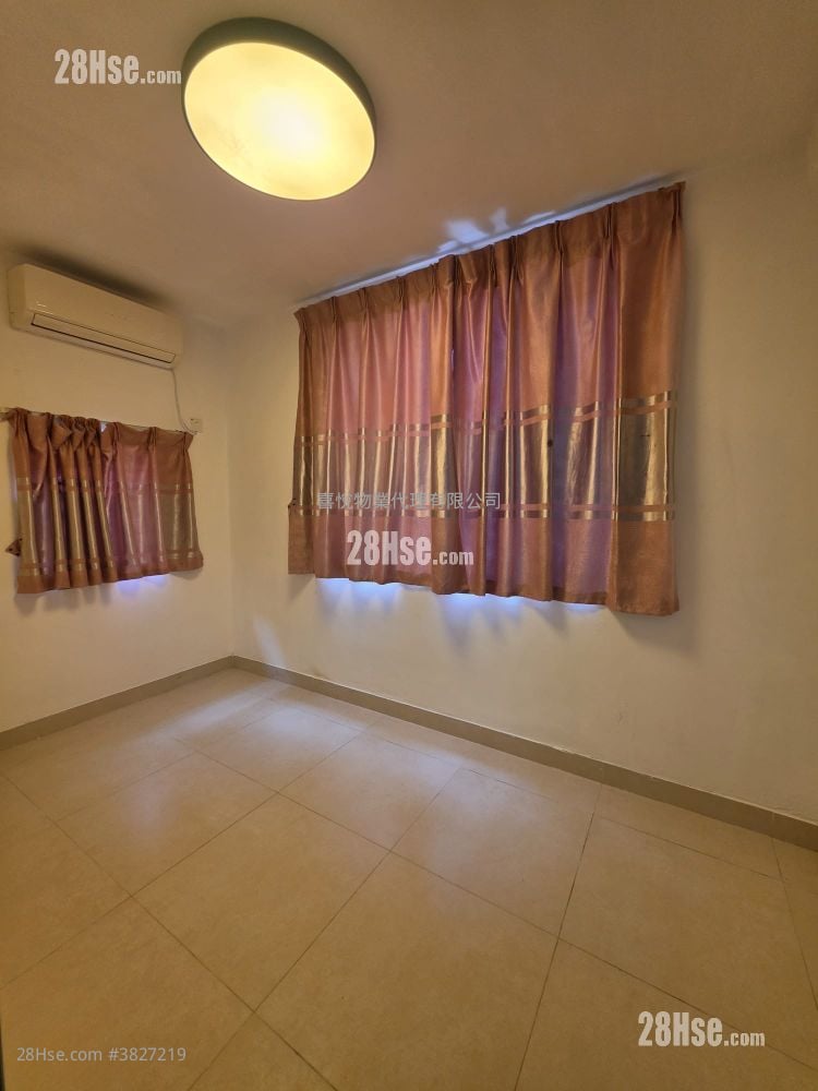 村屋 租盘 3 房 , 1 浴室 700 平方尺