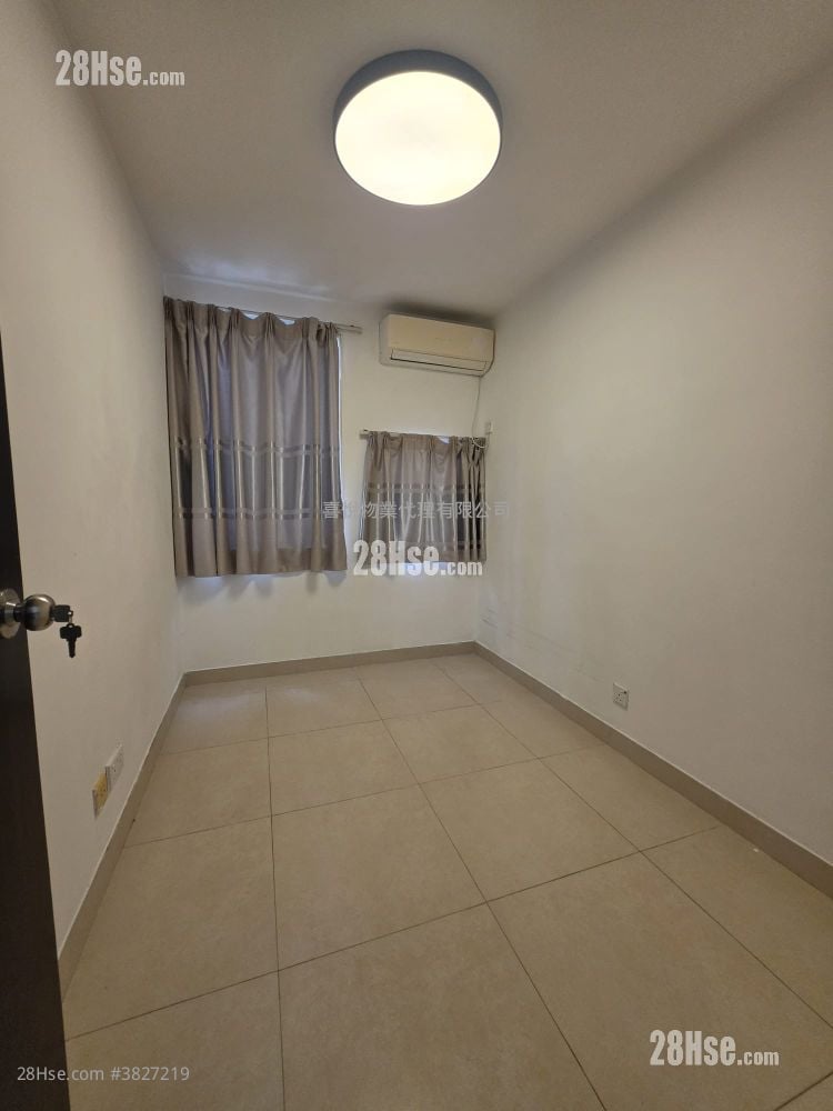 村屋 租盘 3 房 , 1 浴室 700 平方尺