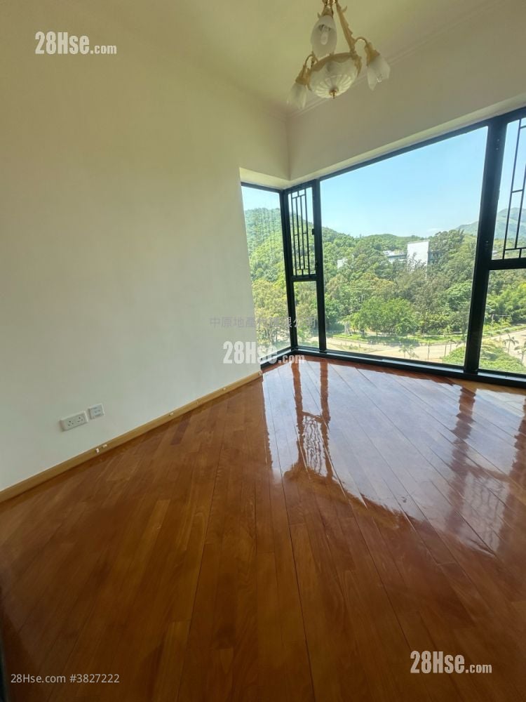 Royal Knoll Sell 4 Bedrooms 944 ft²