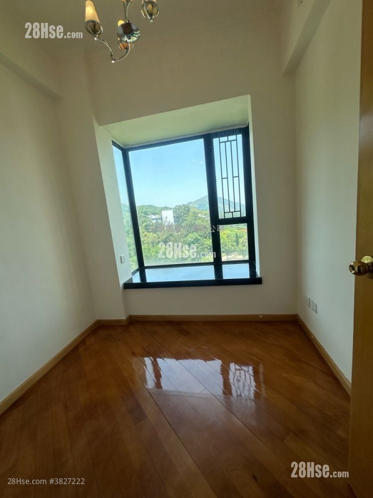 Royal Knoll Sell 4 Bedrooms 944 ft²