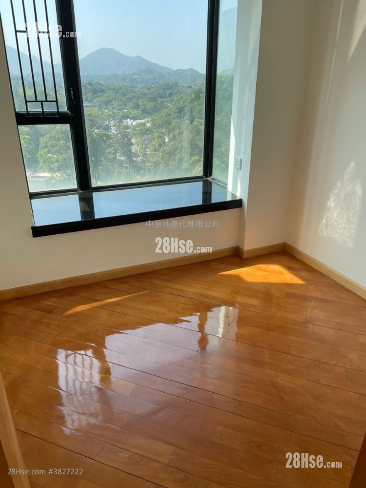 Royal Knoll Sell 4 Bedrooms 944 ft²