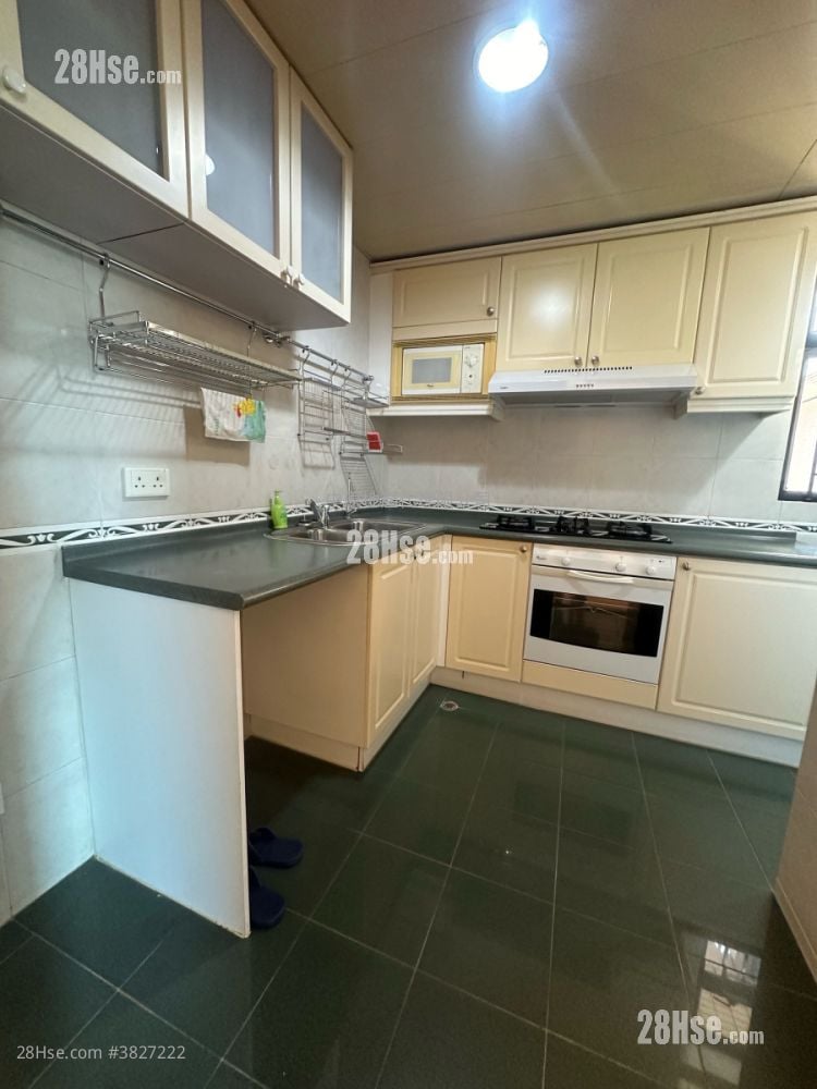 Royal Knoll Sell 4 Bedrooms 944 ft²