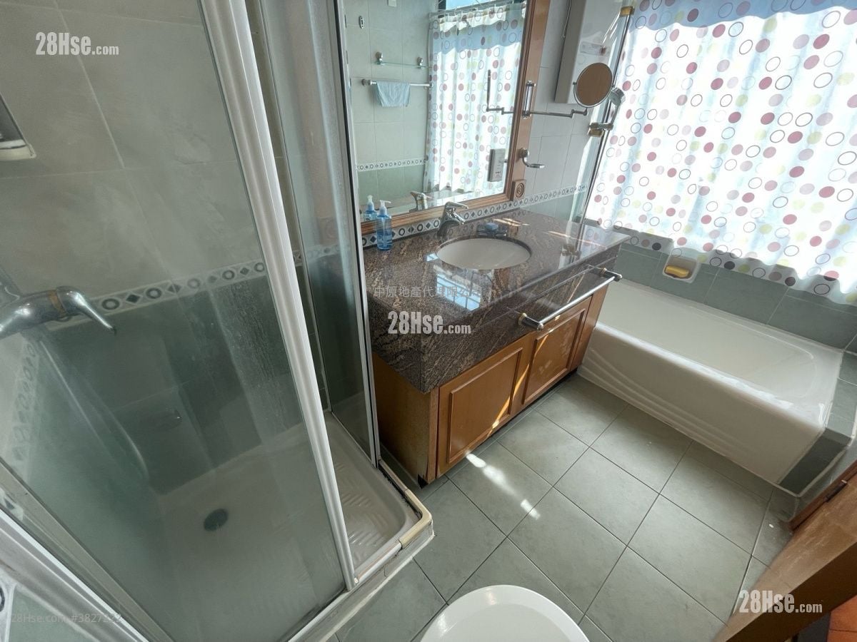 Royal Knoll Sell 4 Bedrooms 944 ft²