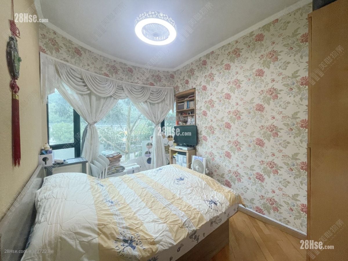 豪峰嶺 售盤 4 房 , 2 浴室 946 平方呎