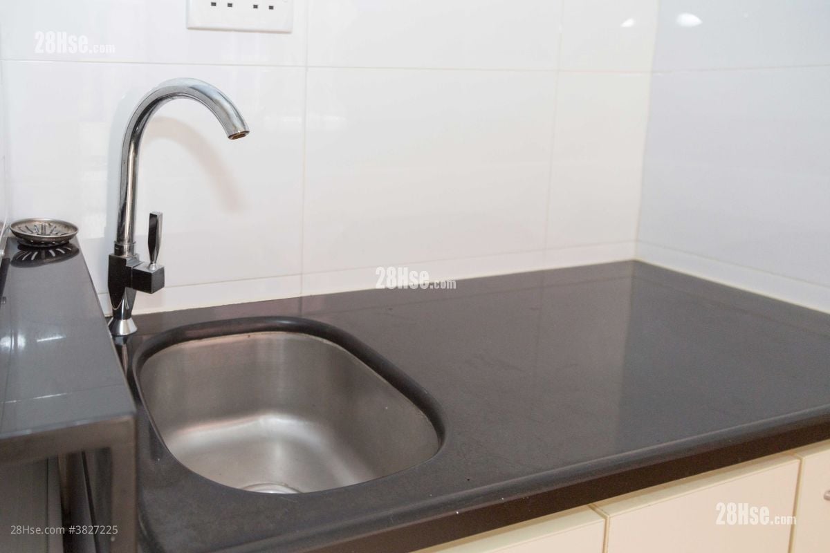 新城大廈 租盤 開放式間隔 , 1 浴室 360 平方呎