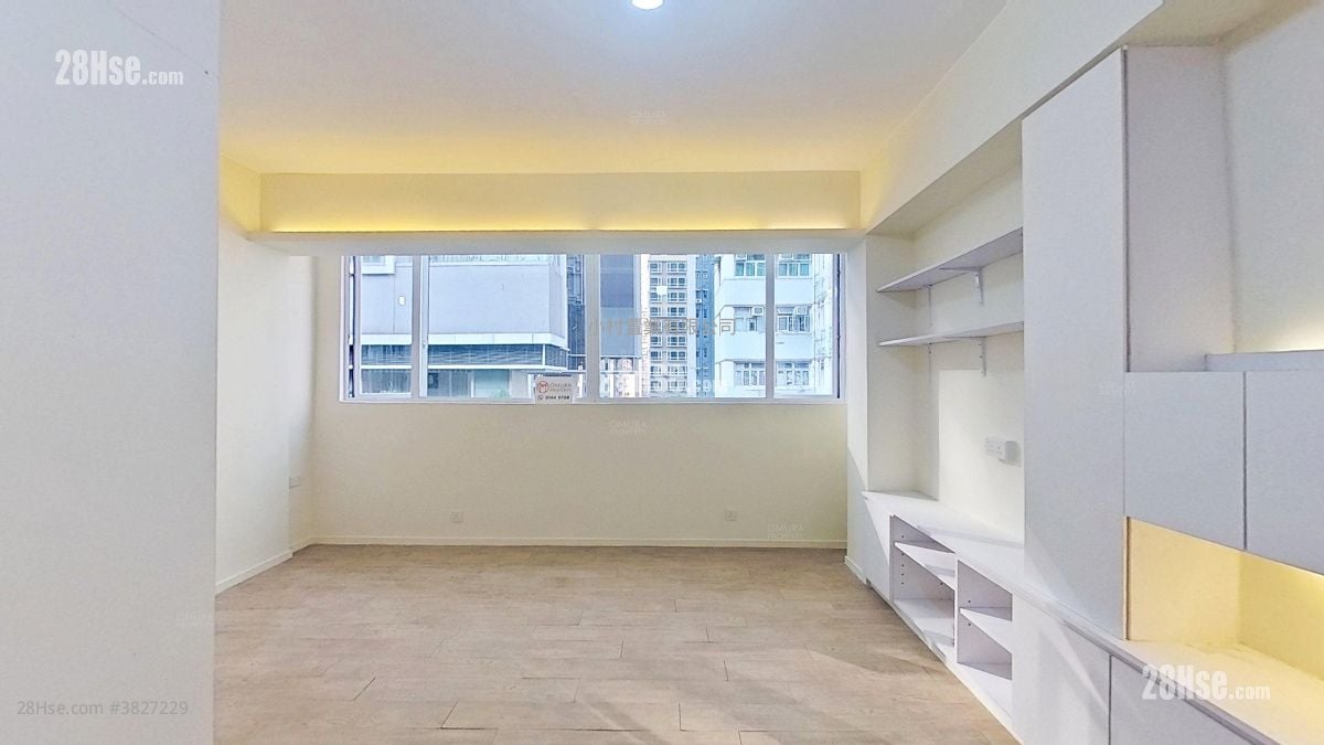 living room: 2B-4 Second Stree Rental Studio , 1 Bathroom 339 ft²
