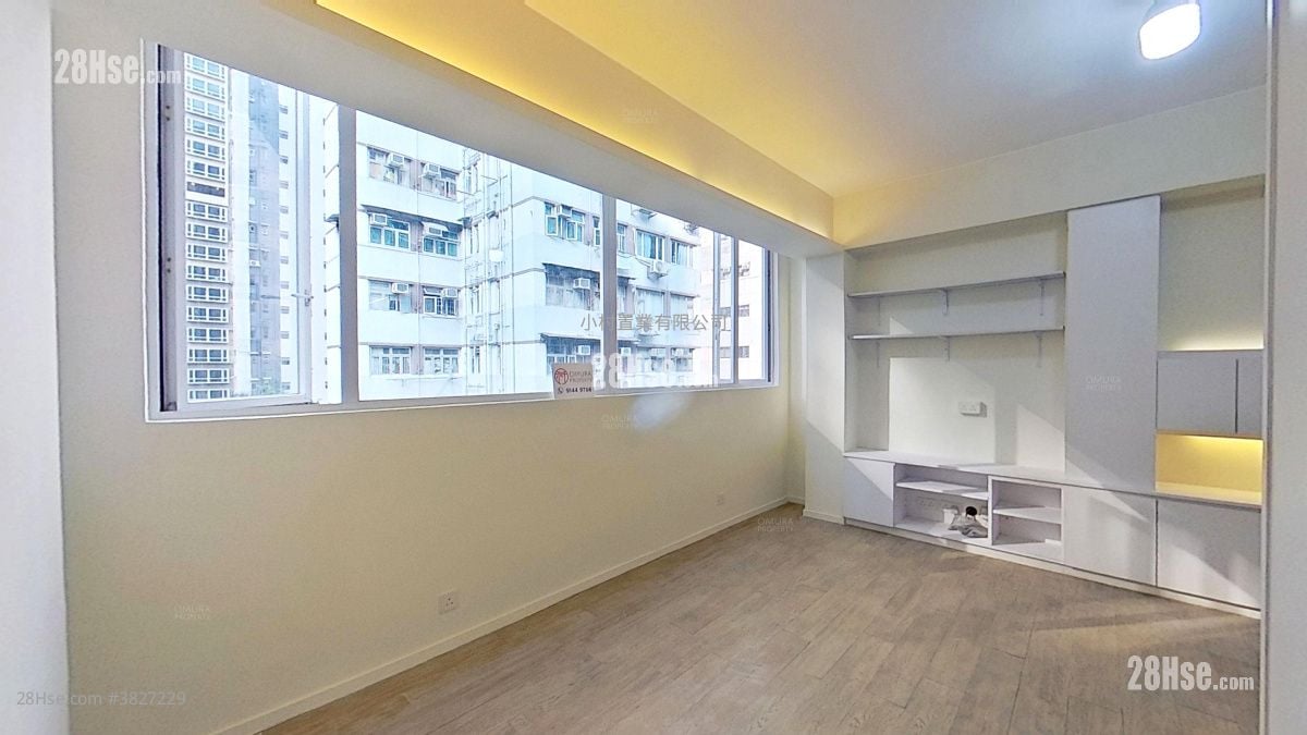 living room: 2B-4 Second Stree Rental Studio , 1 Bathroom 339 ft²